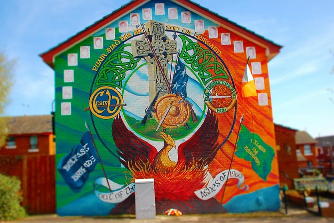 1 Hour Express Belfast Taxi/Cab Tour History, Murals, Troubles - Falls Road and the Bobby Sands mural