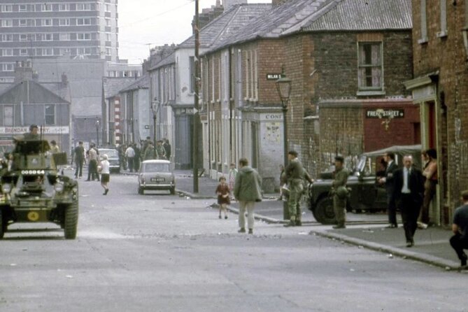 2 hours Belfast Original Drivers The Troubles Black Taxi Tour - Two hours in a private taxi