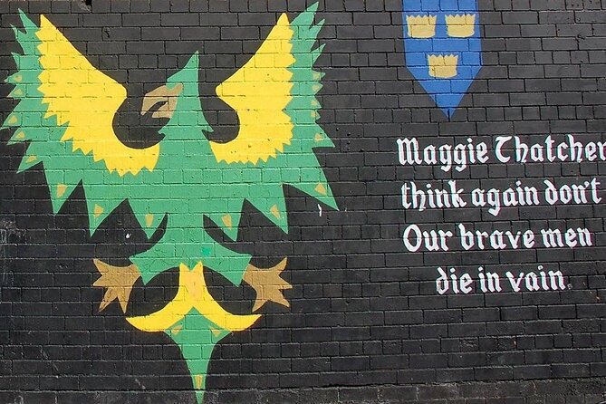 Award Winning Private 2 Hour Belfast Political Black Taxi Tour - International murals on Divis Street