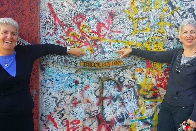 Belfast Black Cab Taxi Private Tour 2hr with Original Guides - The International Mural Wall on Divis Street