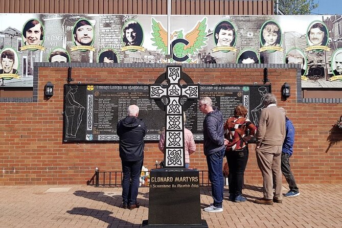 Belfast black taxi tours - How the private format affects the ride