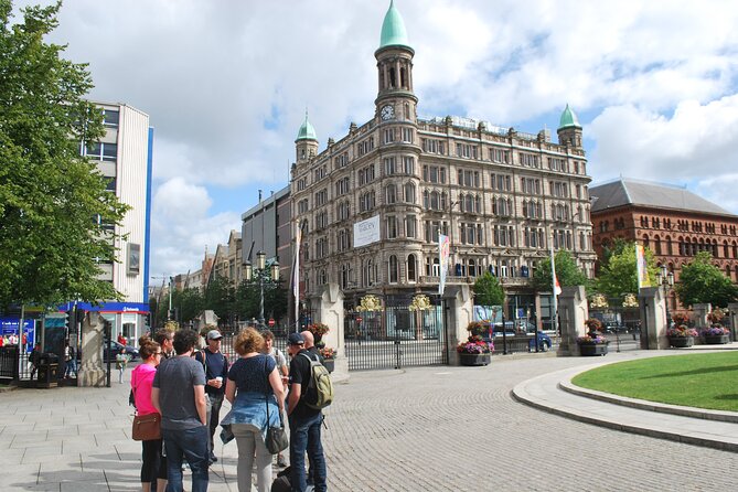 Best of Belfast Walking Tour - The leaning Albert Memorial Clock