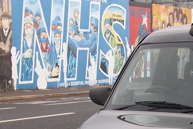 Black Taxi Mural "Tour Like A Local" - Why a black taxi is the right way to see Belfast’s murals