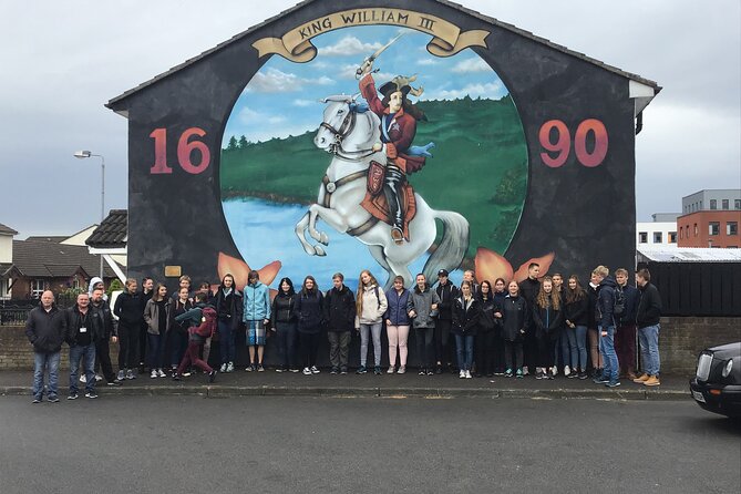 Black Taxi Tour and Crumlin Road Gaol tour Combo - The Peace Wall and the uneasy present