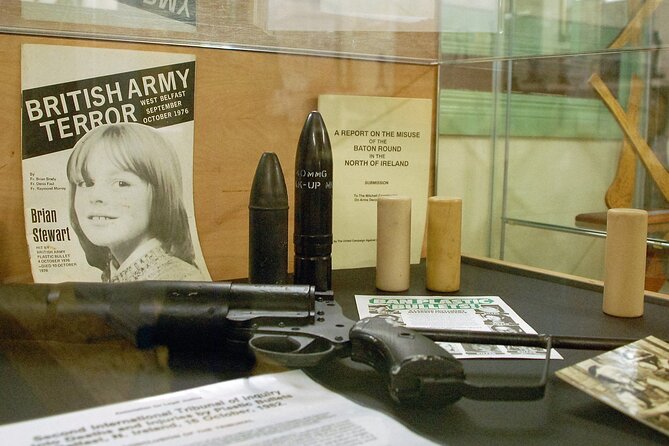 Express Terror and Peace 90 min Private Belfast Cab /Taxi Tour - Crumlin Road Gaol and the old court house