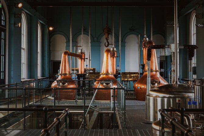 Giant's Causeway and Whisky Distillery tasting tour from Belfast - A full day from Belfast to the north coast