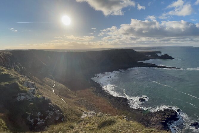 Giants Causeway Tour from Belfast + FREE Belfast Mural Tour - What the strong and weak points look like in practice