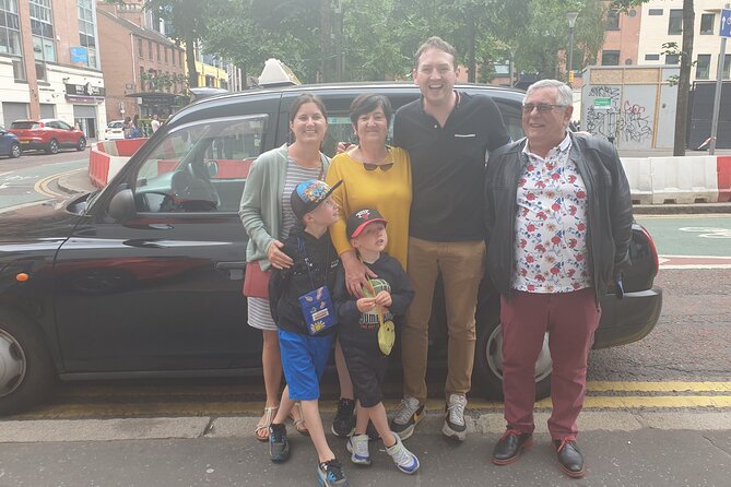 Iconic Belfast Black Cab Tour - Hugh Jordan’s guiding style
