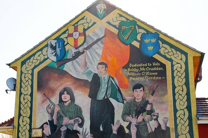 Original Private Belfast Troubles and Peace Cab/Taxi Tour 2 Hours - Peace walls and a chance to leave your name