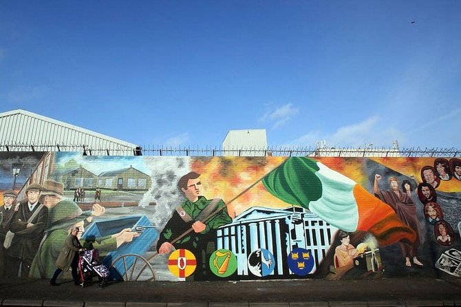 Political Taxi Tour Belfast (1-7 People) - Bobby Sands and the International Wall