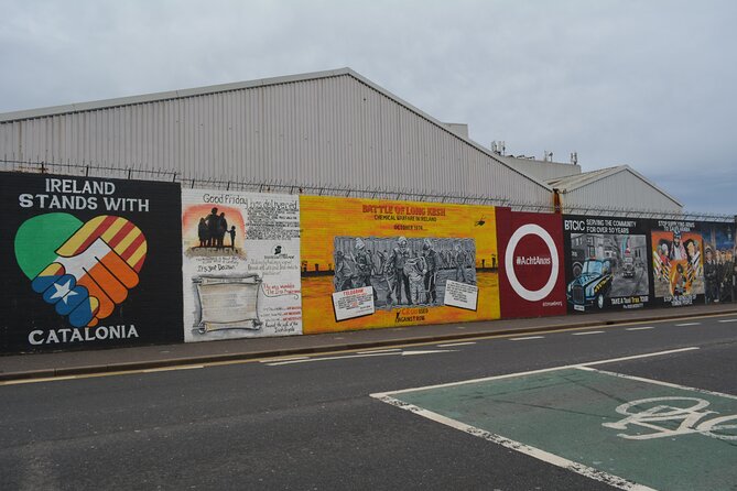 Private 1 Hour Belfast Taxi cab Tour - Divis and the story of what remains