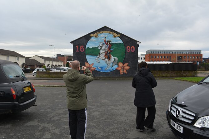 Private 1 Hour Belfast Taxi cab Tour - What the guides add to the experience