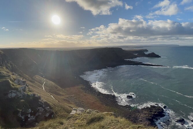 Private Belfast Mural & Giant's Causeway Tour from Belfast (2 in 1) - Bushmills Distillery and the whiskey process