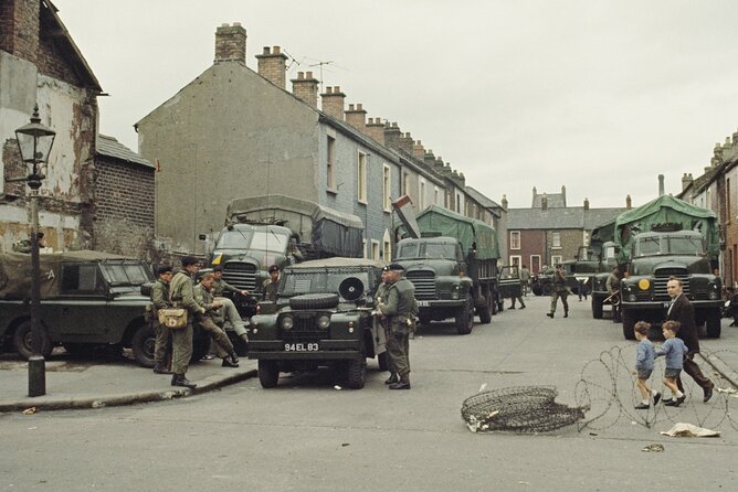 Private Belfast Troubles Cab Tour Adventure 2hrs Personal Guide - Bobby Sands and the power of a mural