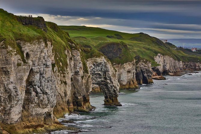 Private Giants Causeway and Antrim Coast Tour - Bushmills Distillery and Dunluce Castle