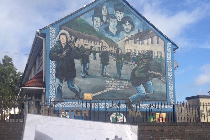 The Troubles and iconic award winning taxi 2hr private cab tour - The International Mural Wall on Divis Street