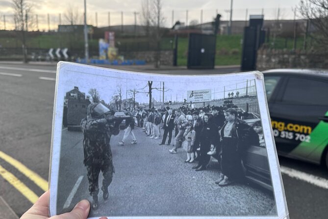 The Troubles and iconic award winning taxi 2hr private cab tour - The Peace Wall and Belfast’s unfinished divide