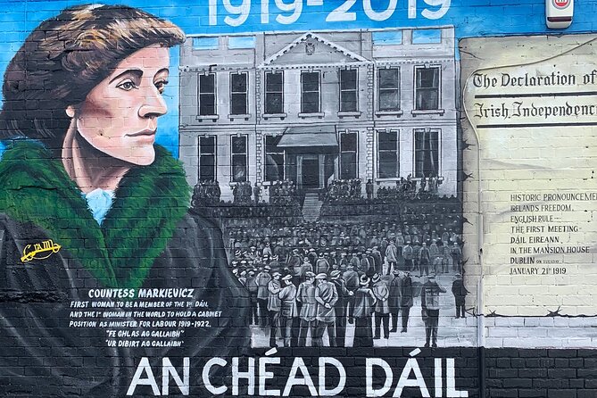 World Famous Belfast City Centre Black Cab/Taxi Tour 2 Hours - The international mural wall on Divis Street