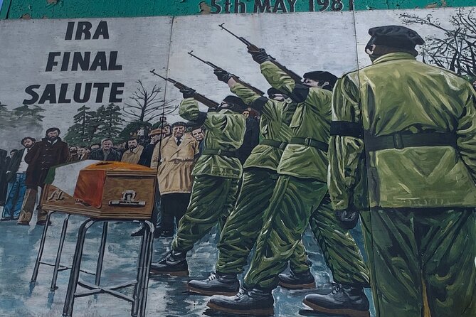 World Famous Belfast City Centre Black Cab/Taxi Tour 2 Hours - The Peace Wall and Belfast today