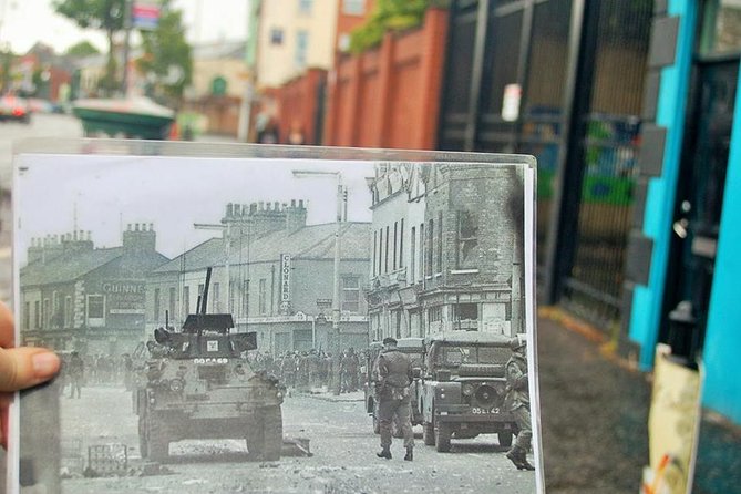 World Famous Belfast City Centre Black Cab/Taxi Tour 2 Hours - Bobby Sands and the Falls Road murals