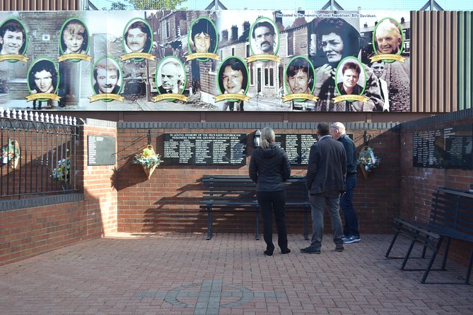 World Famous Private Belfast Troubles Taxi Cab Tour 2 Hour - The Peace Wall and a chance to leave your mark